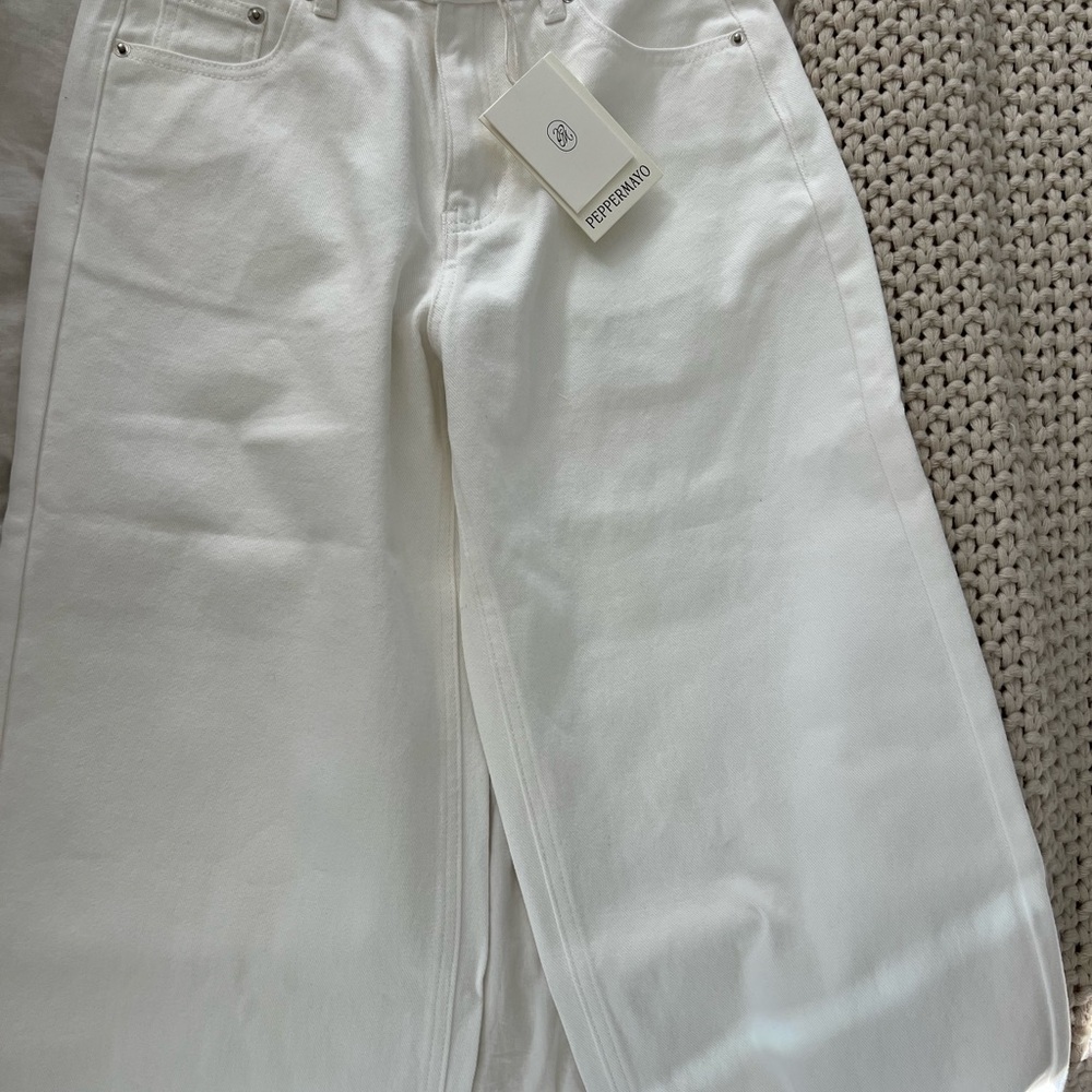 Peppermayo White Straight Leg Jeans. Brand new with tags!!